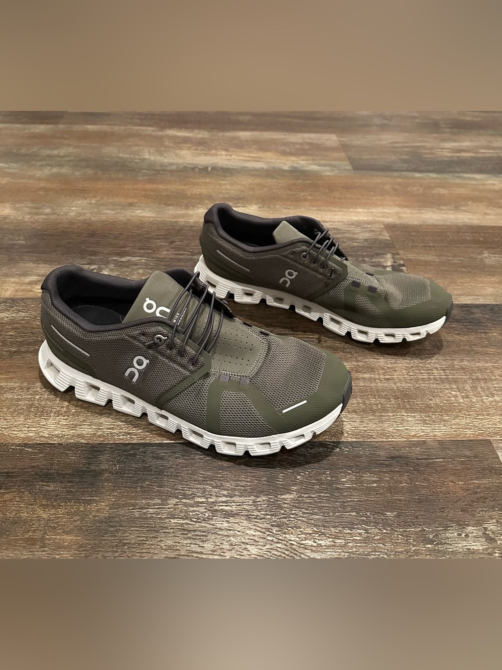 ON Running Cloud 5 Olive Green Lifestyle Shoes Men’s Sneaker Size 10.5